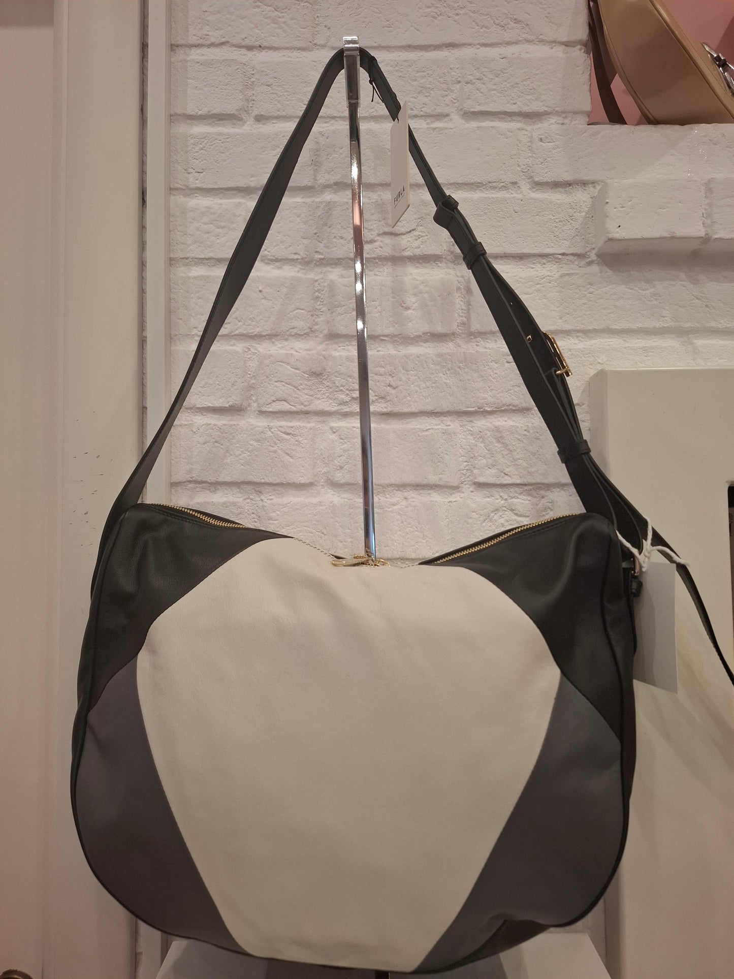 Mezzaluna Furla nuova