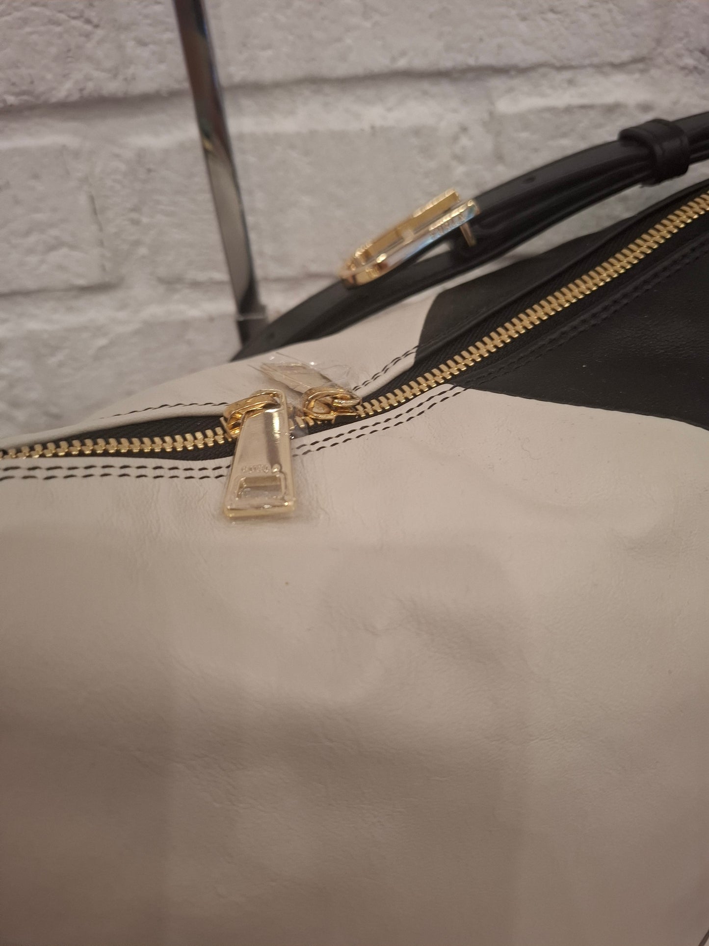 Mezzaluna Furla nuova