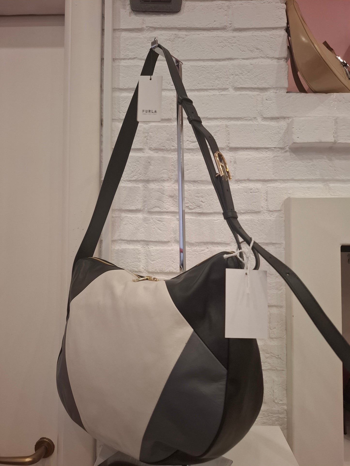 Mezzaluna Furla nuova