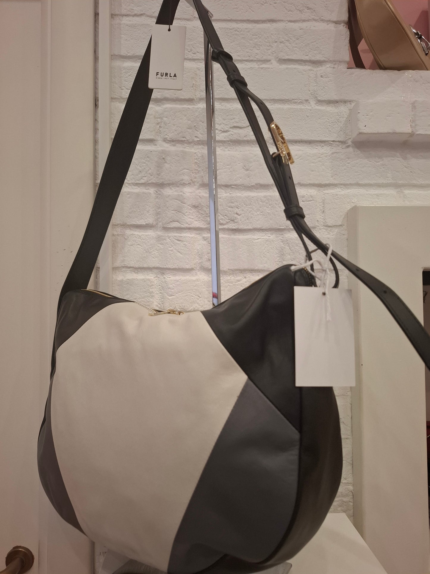 Mezzaluna Furla nuova