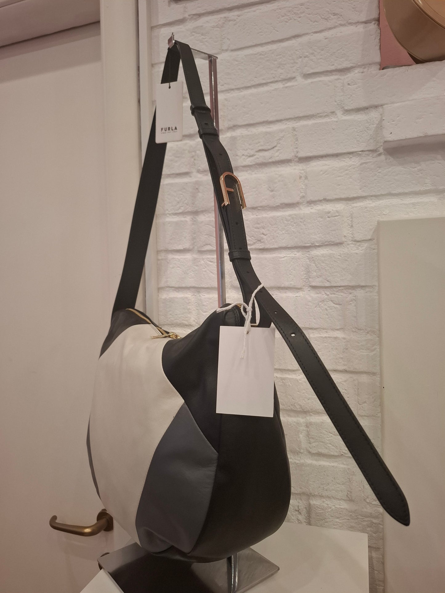Mezzaluna Furla nuova