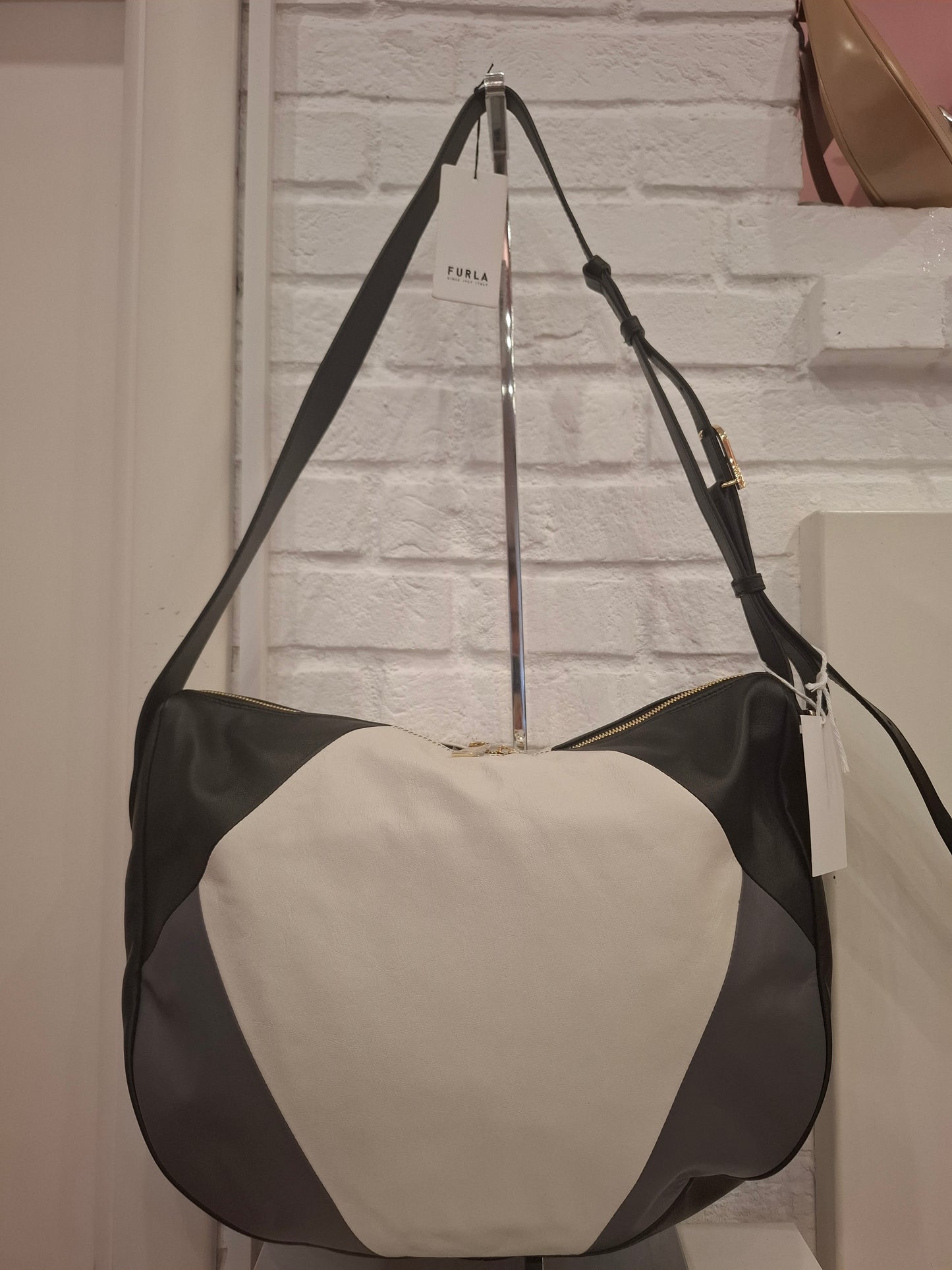 Mezzaluna Furla nuova