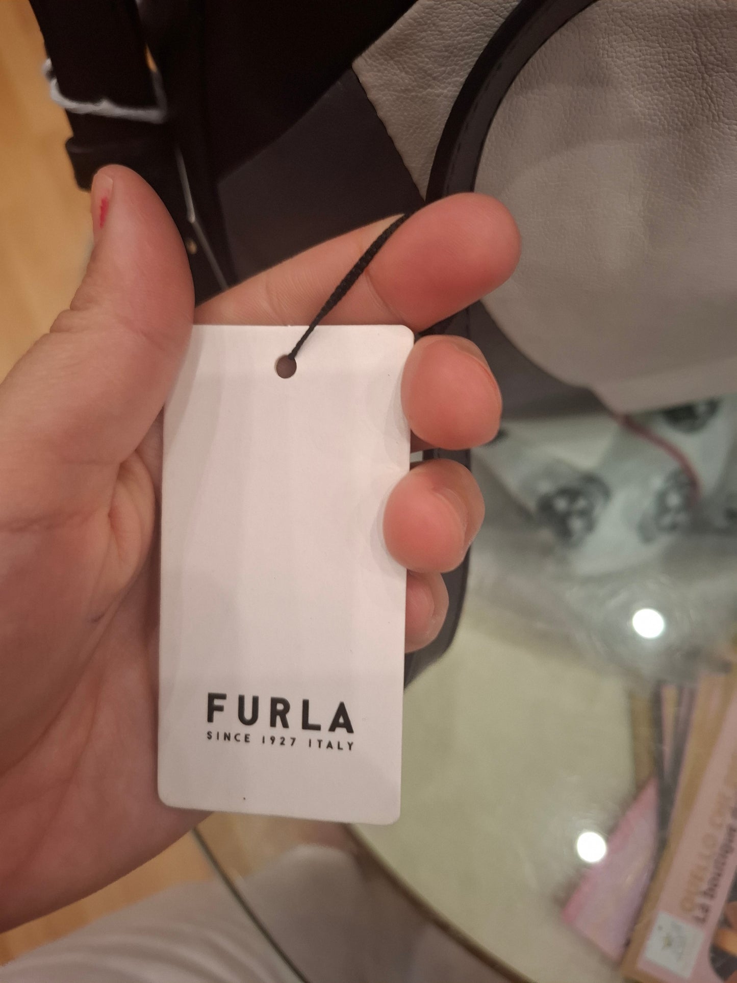 Mezzaluna Furla nuova