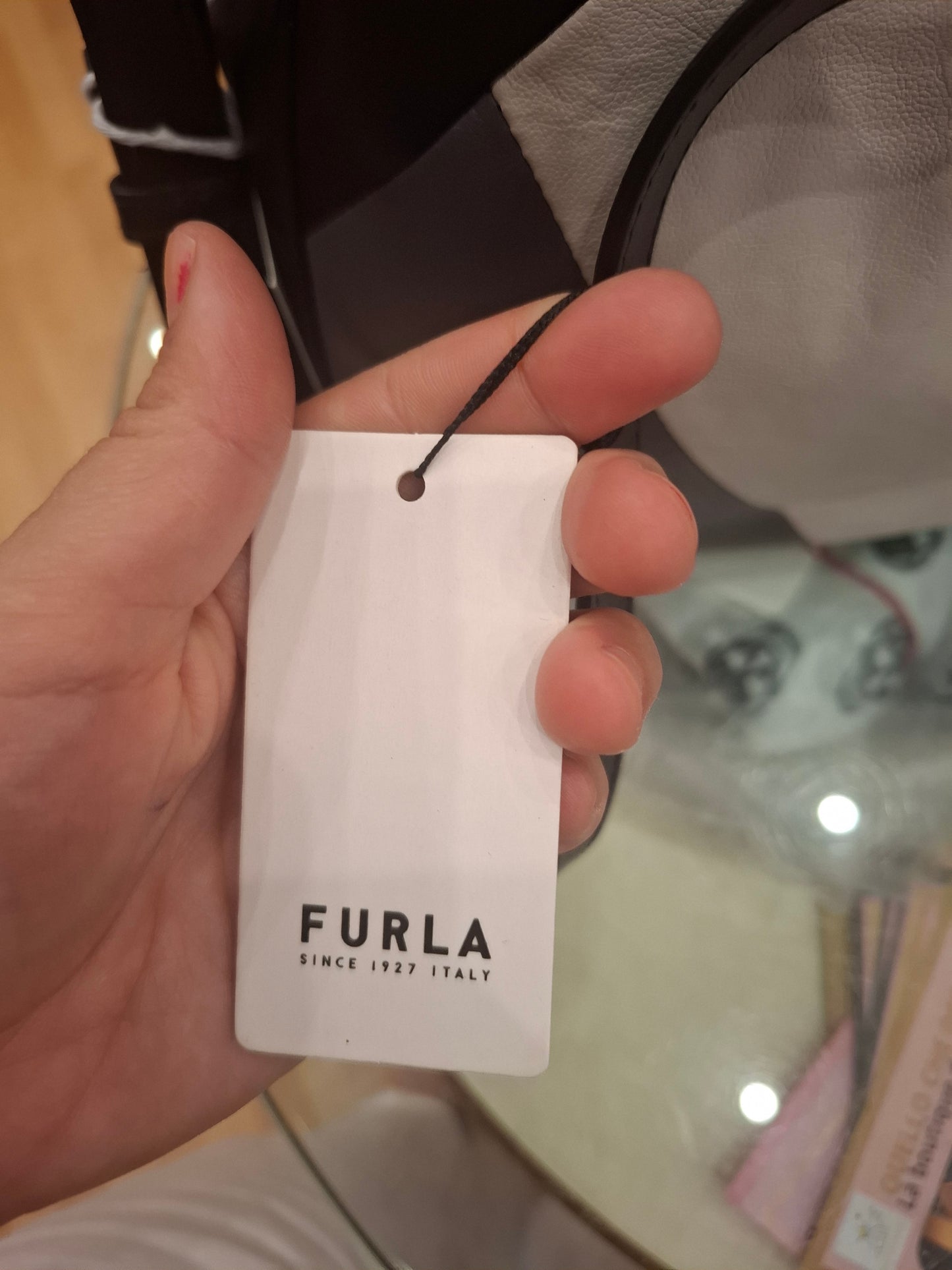 Mezzaluna Furla nuova