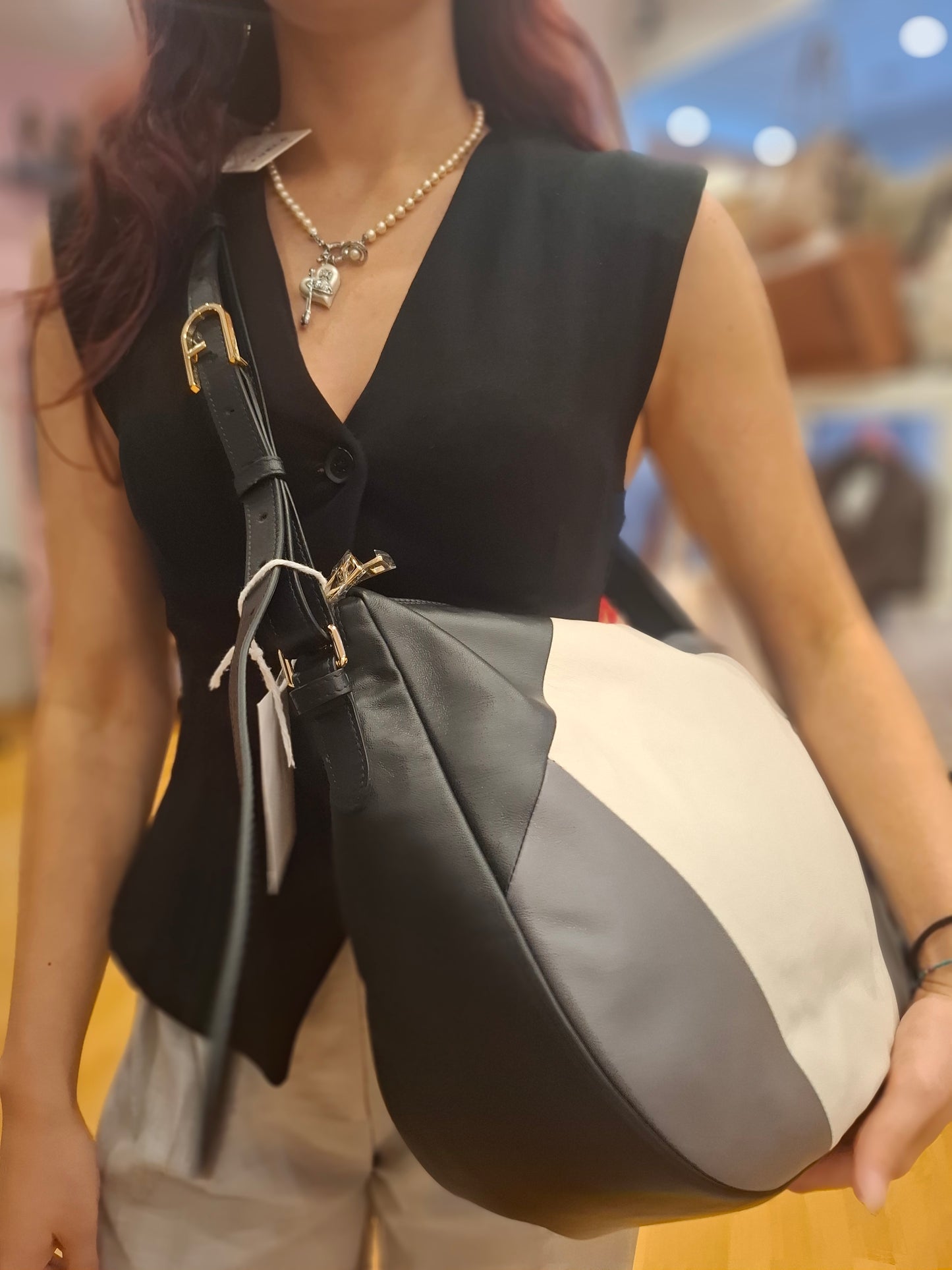 Mezzaluna Furla nuova