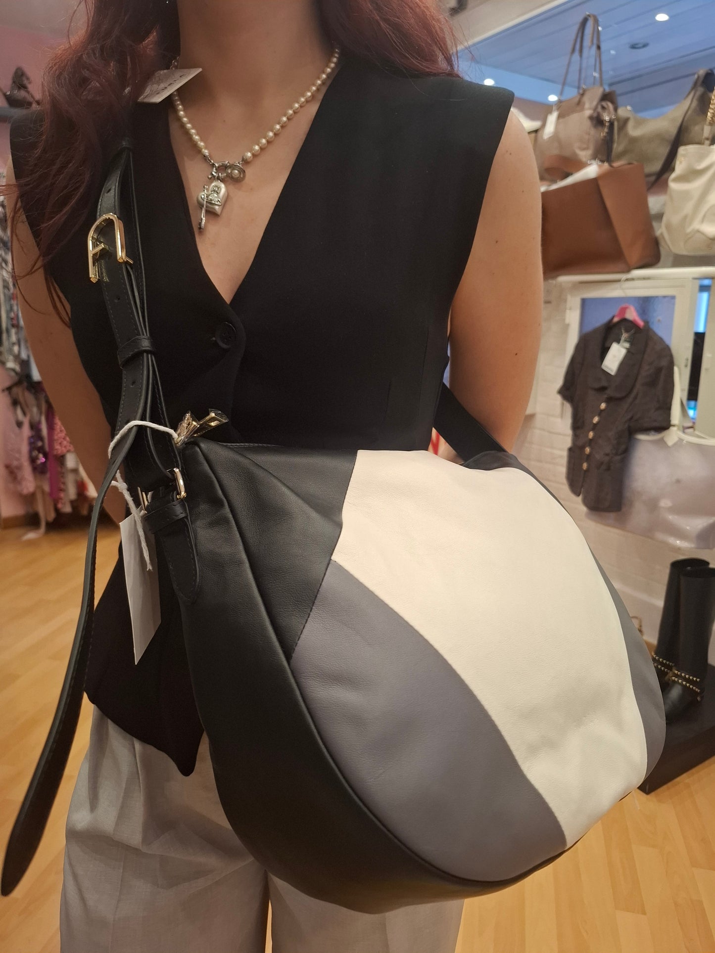 Mezzaluna Furla nuova