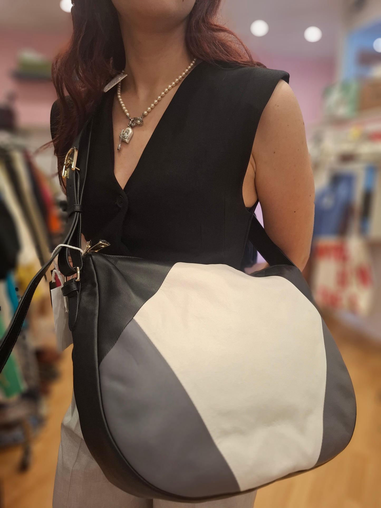 Mezzaluna Furla nuova