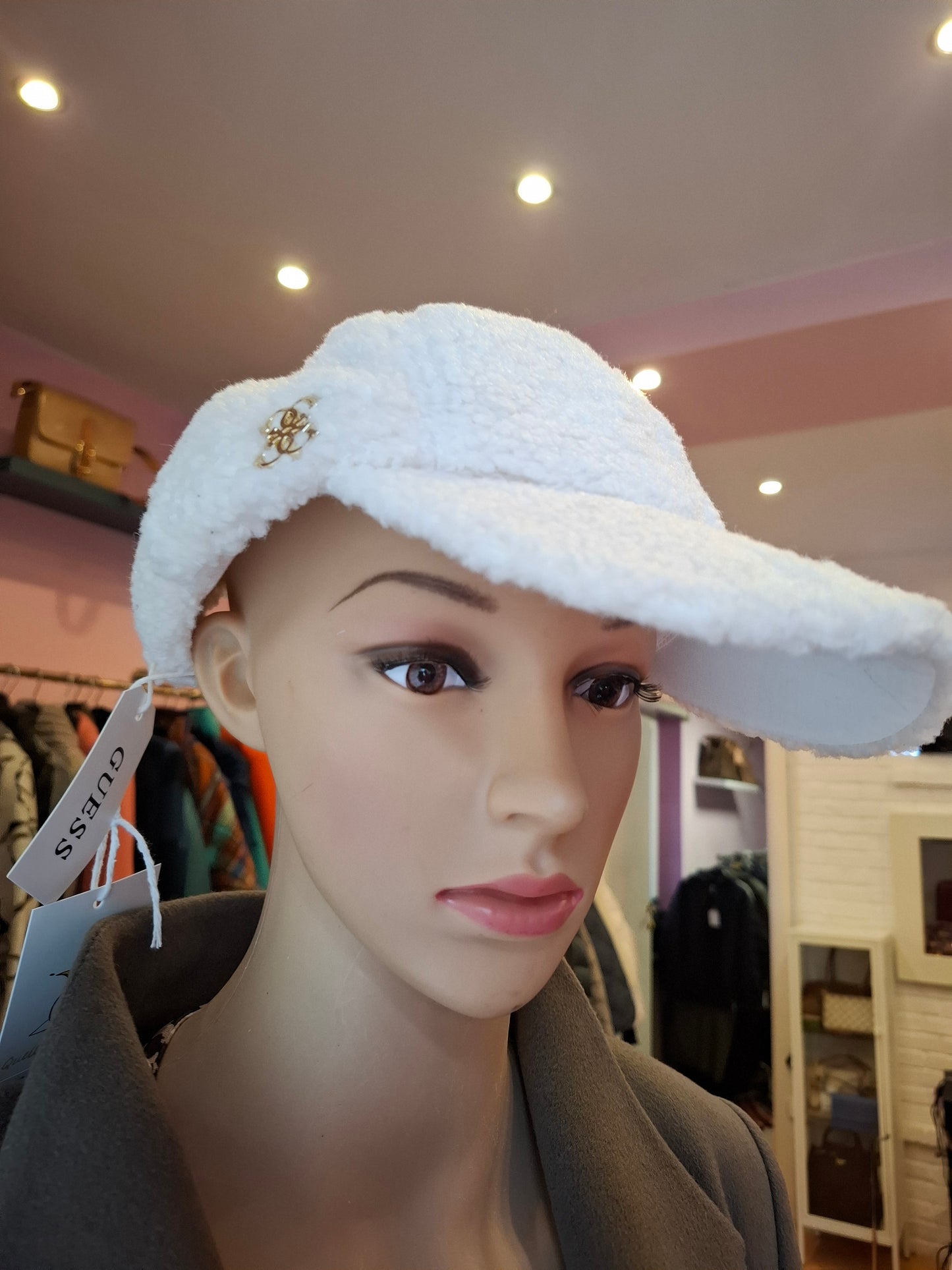 Cappello Guess invernale tg U nuovo