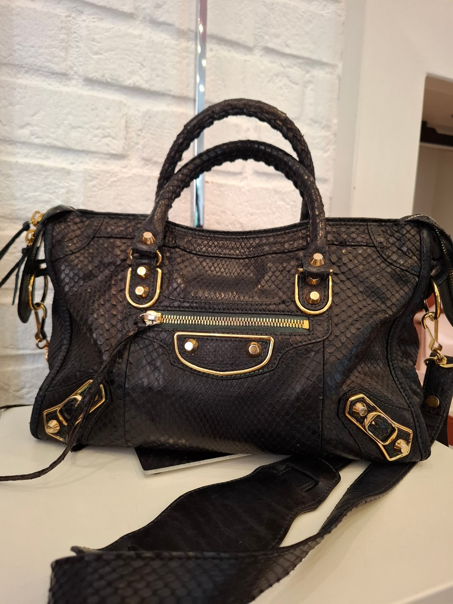 Balenciaga city nera in pitone