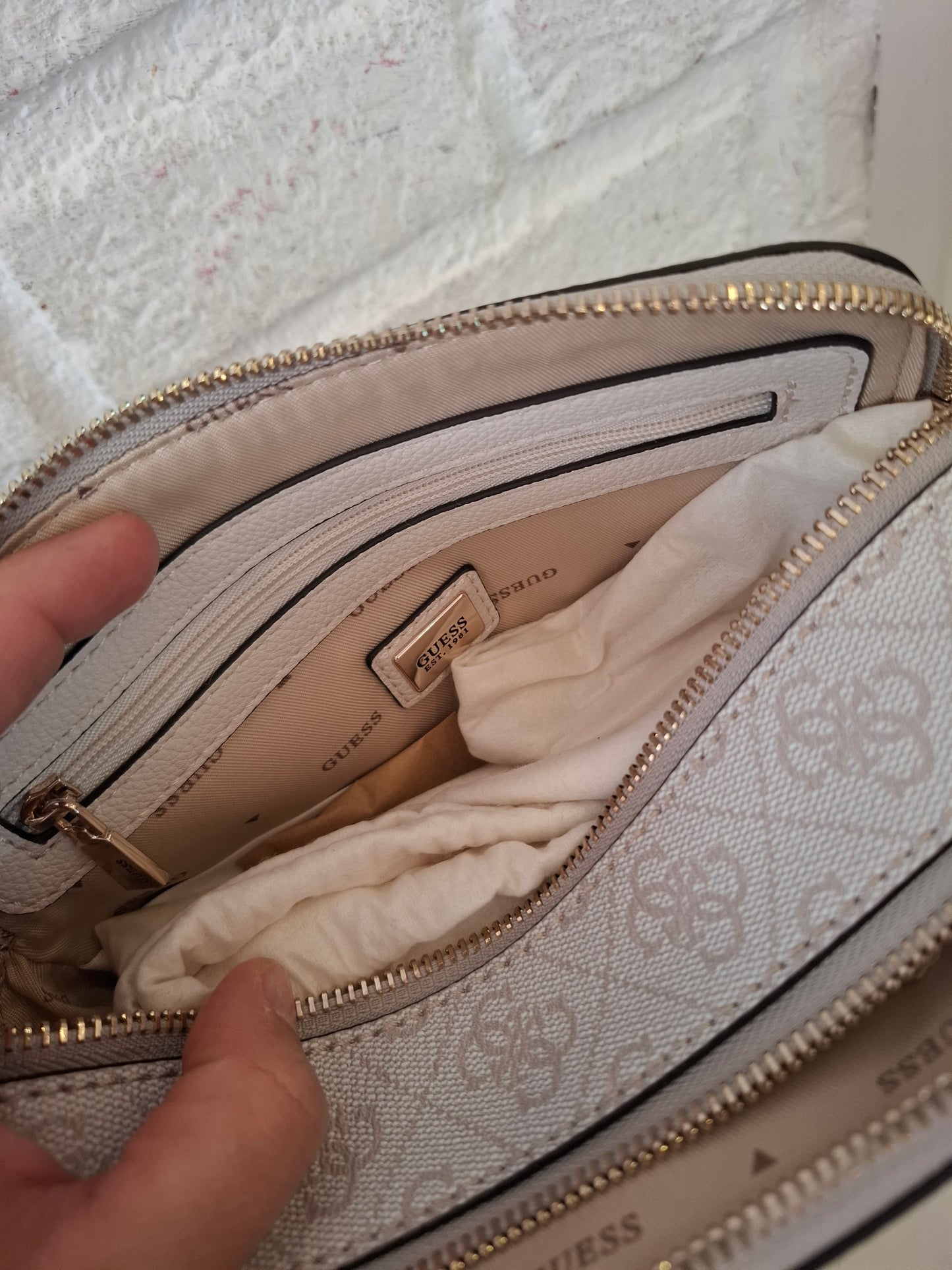 Tracolla nuova Guess