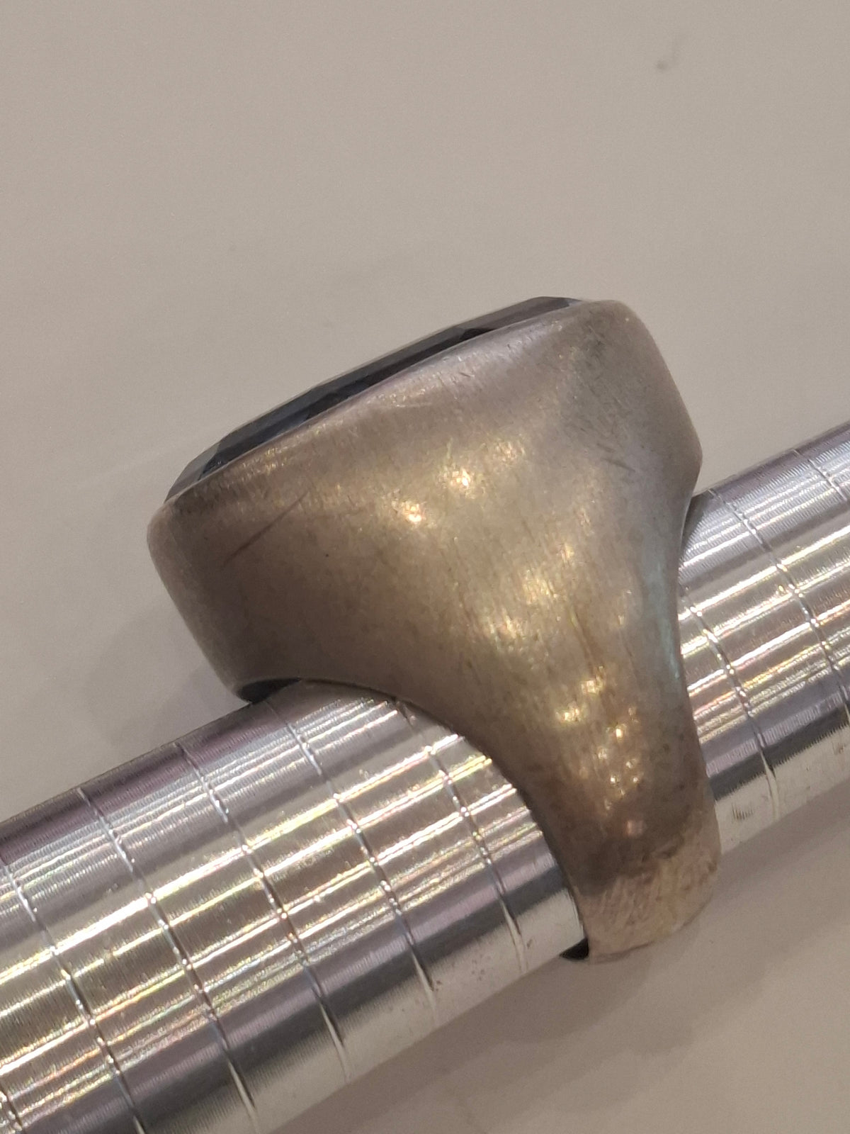 Anello arg con pietra