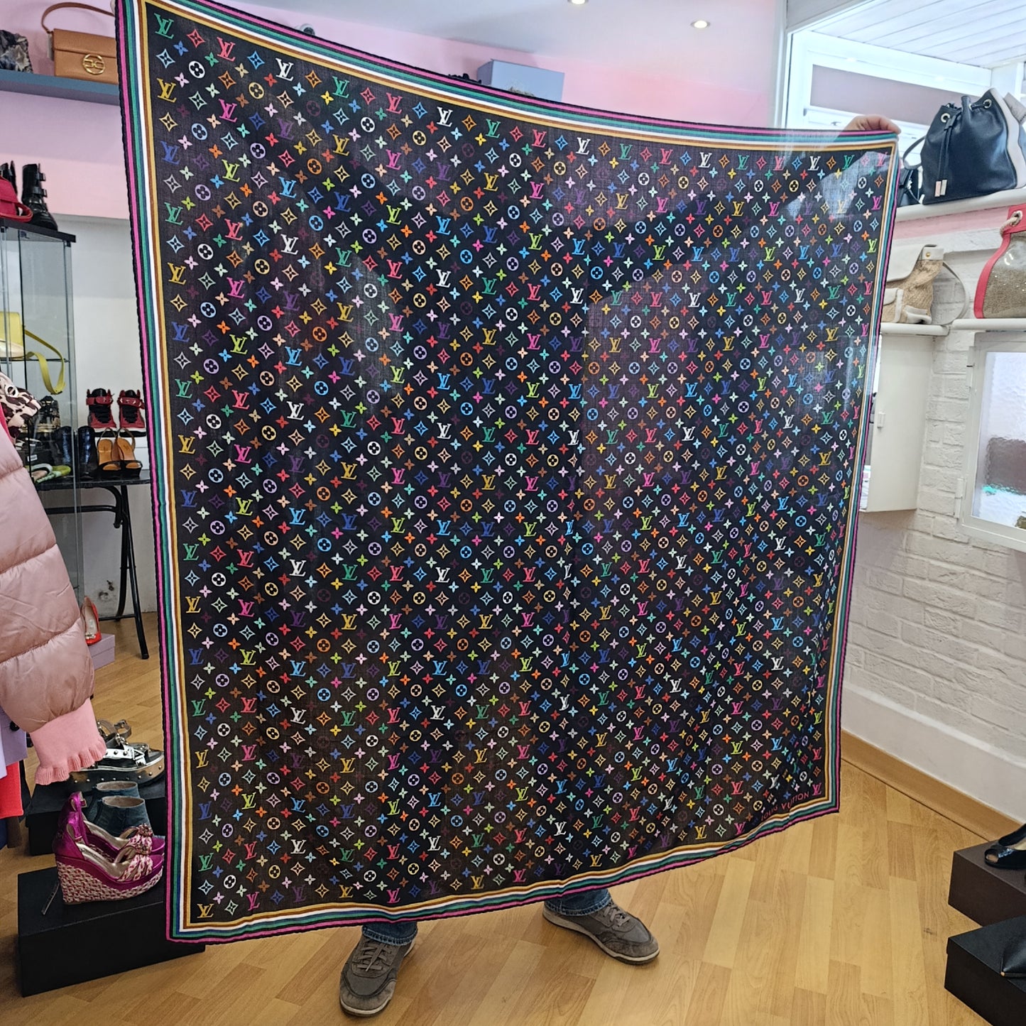 Maxi Stola Louis Vuitton nera multicolore
