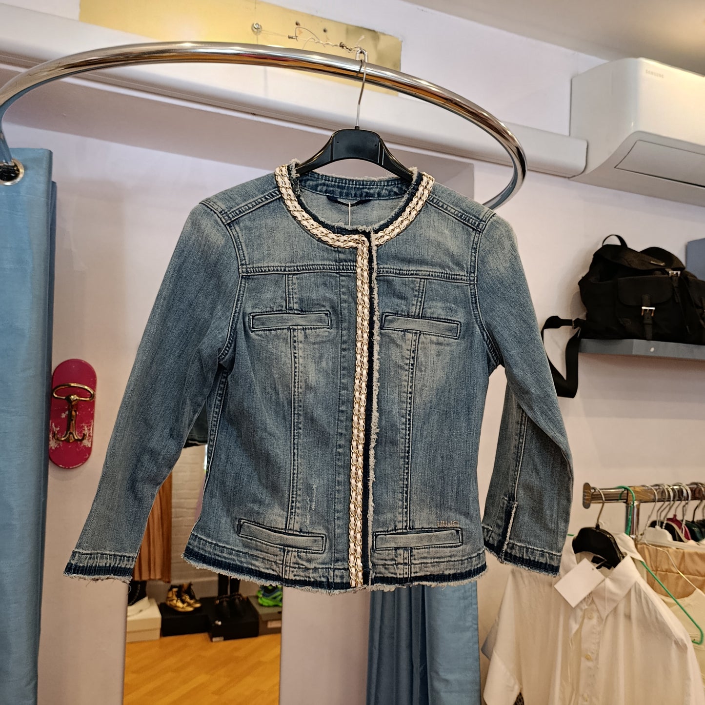 Giubbino Liu Jo in denim con catena bianca tg42