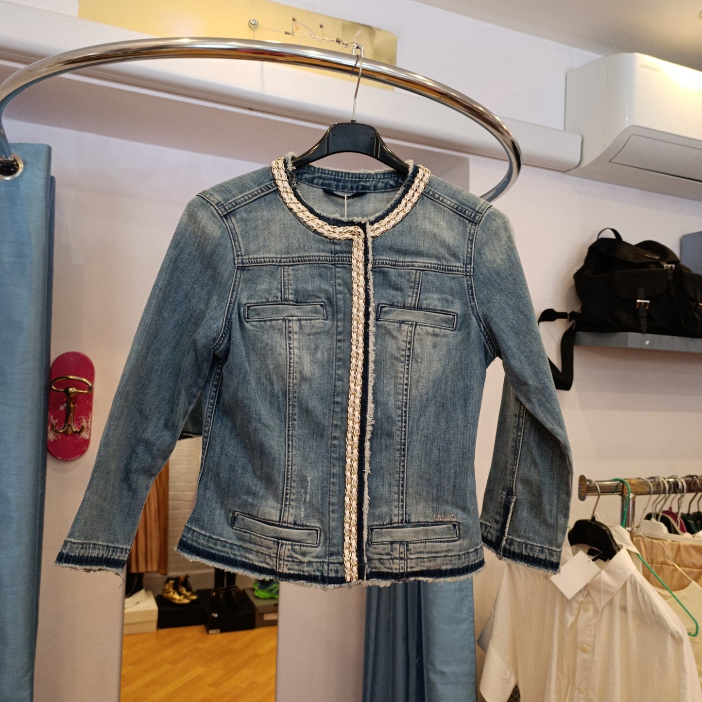 Giubbino Liu Jo in denim con catena bianca tg42