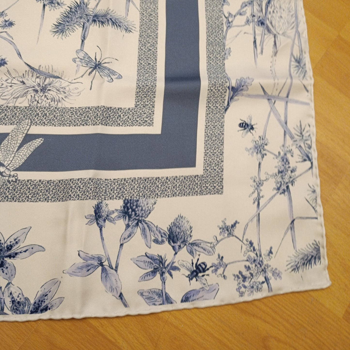 Foulard Dior in seta turchese e bianco