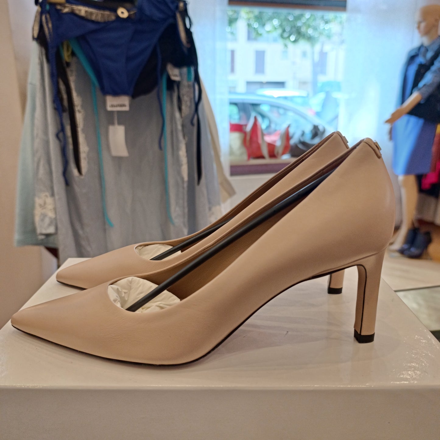 Tacchi Hugo Boss n*37 nuovi