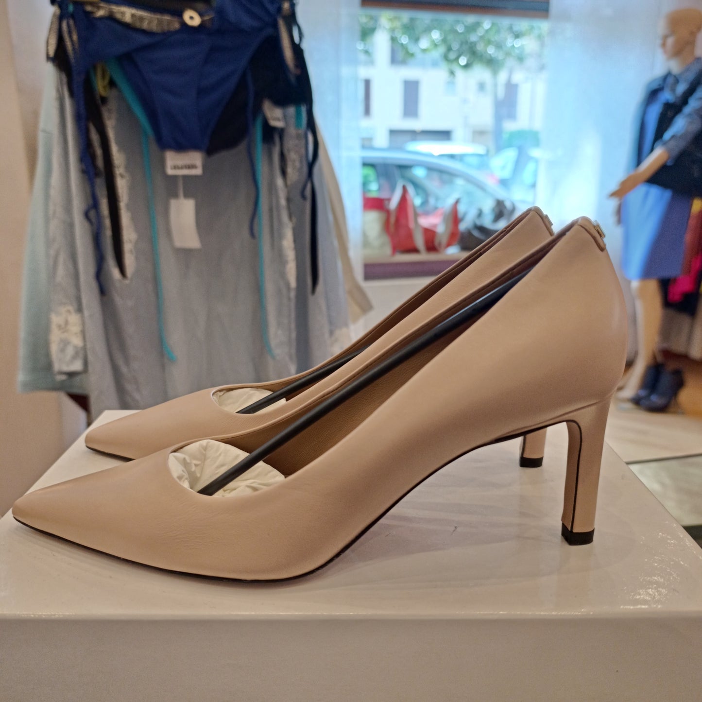 Tacchi Hugo Boss n*37 nuovi