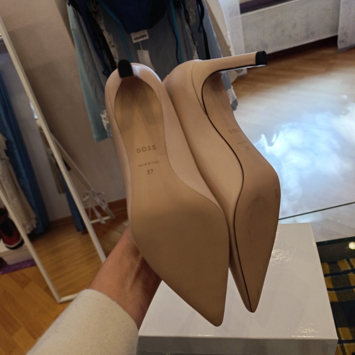 Tacchi Hugo Boss n*37 nuovi