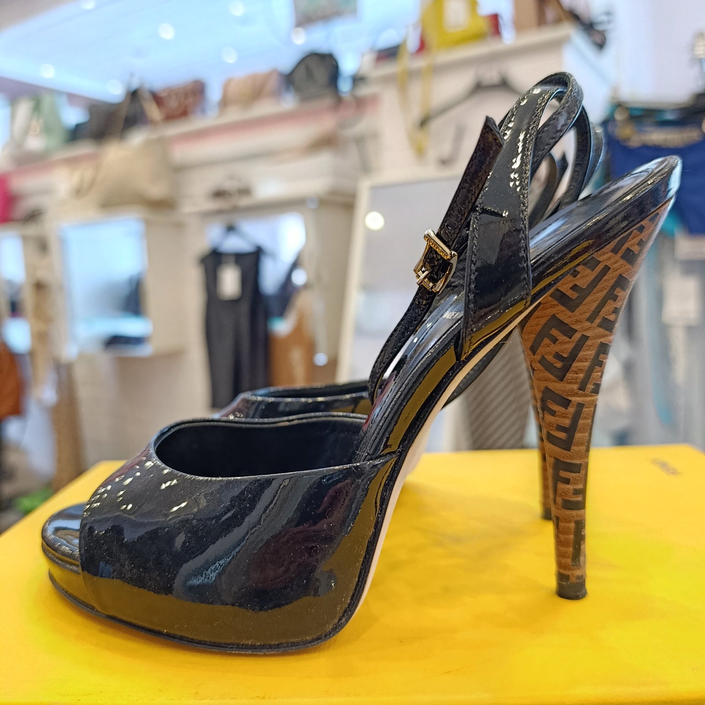 Tacchi Fendi lucidi n*36