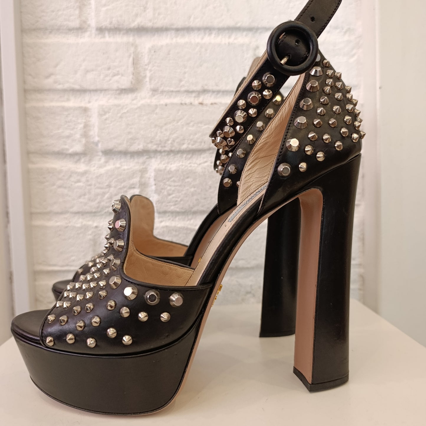 Tacchi Prada n*40 borchiette
