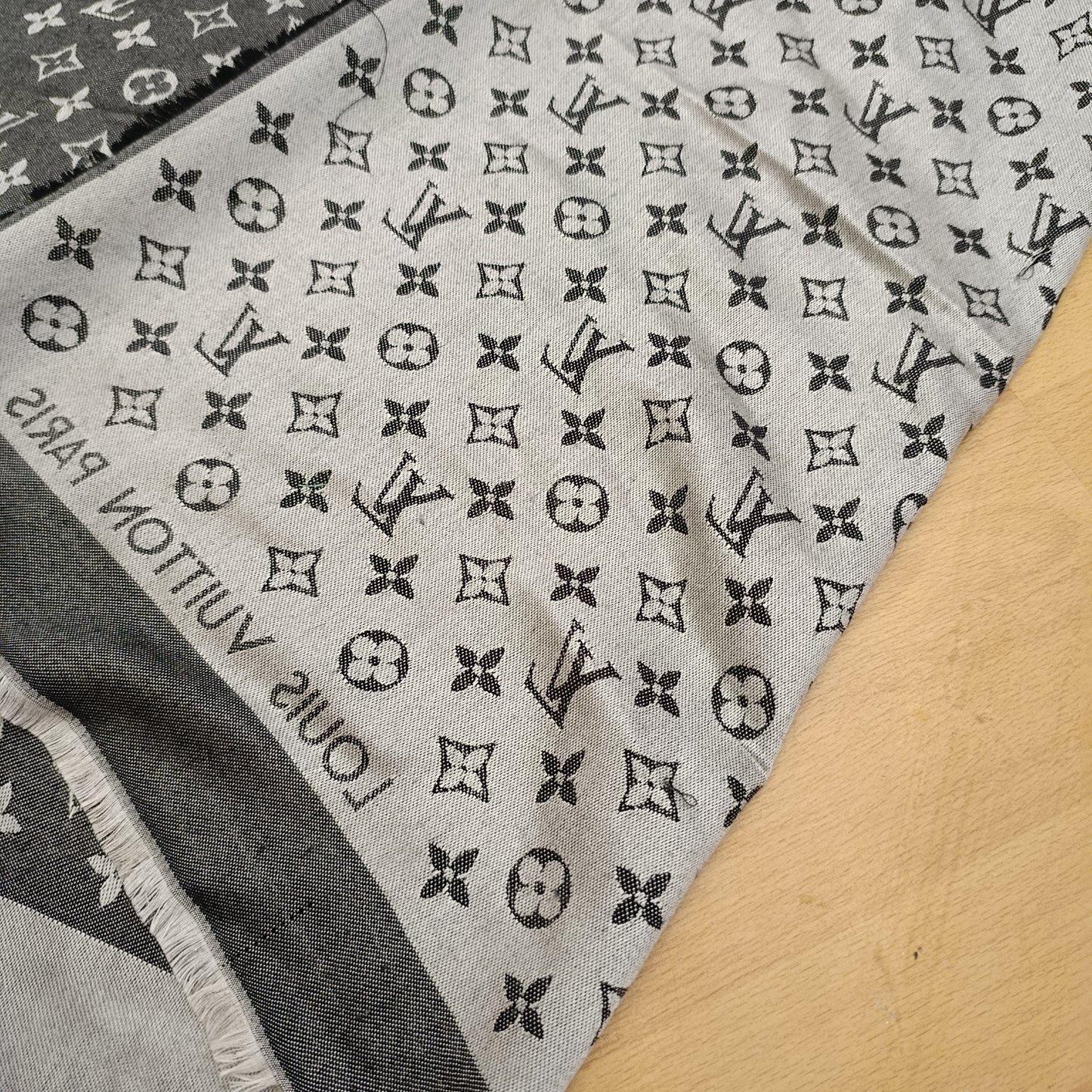 Stola Louis Vuitton monogram