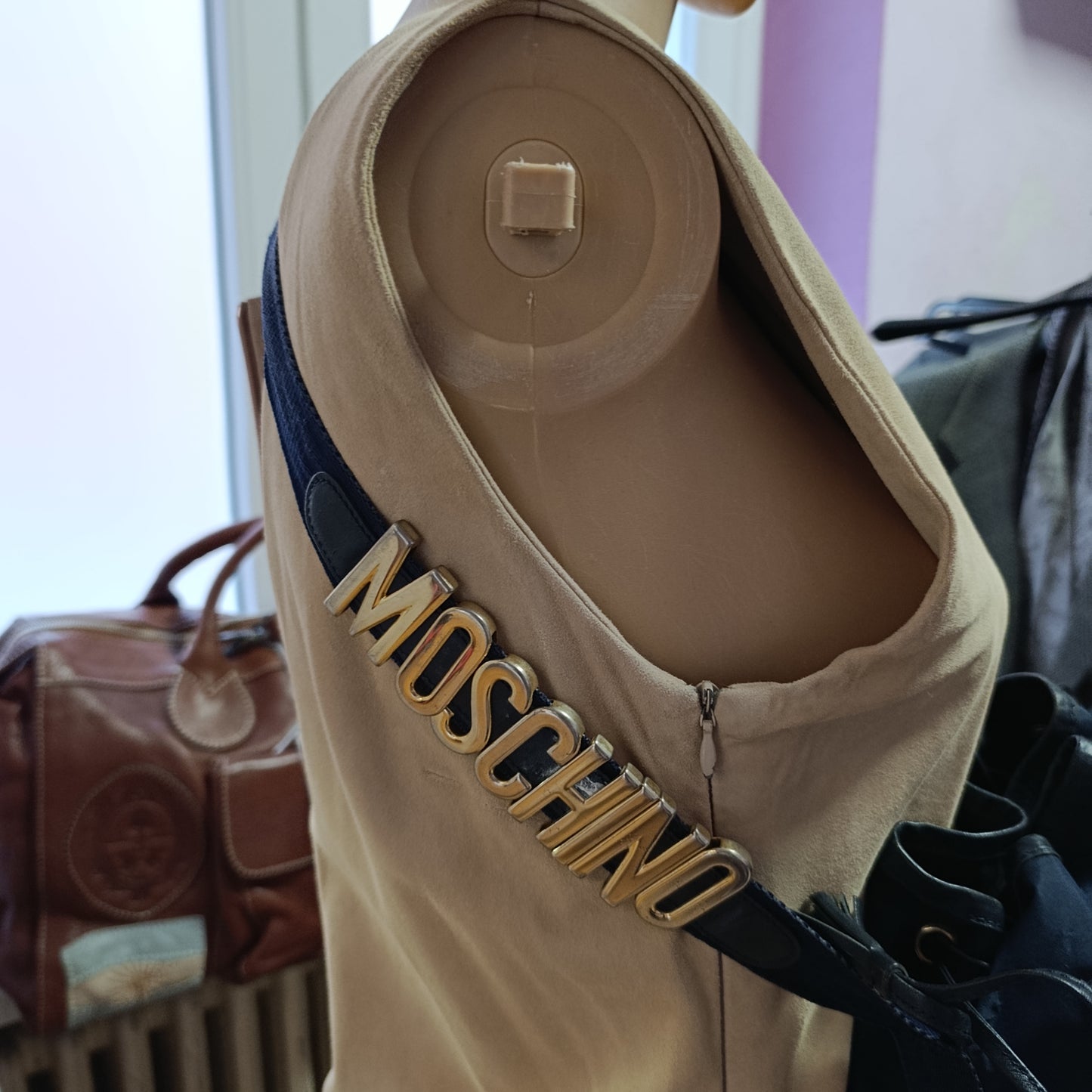 Secchiello vintage Moschino redwall