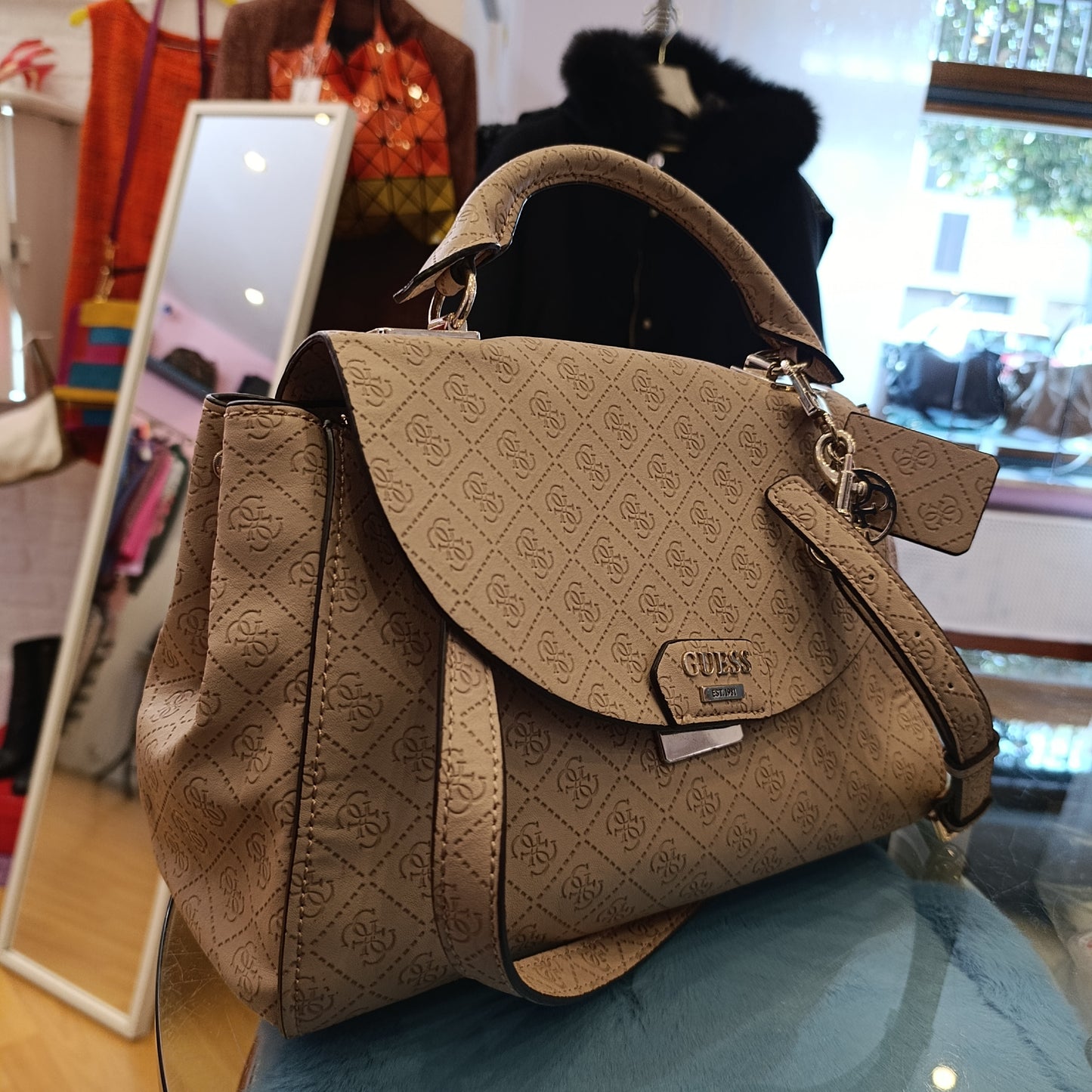 Bauletto Guess logo