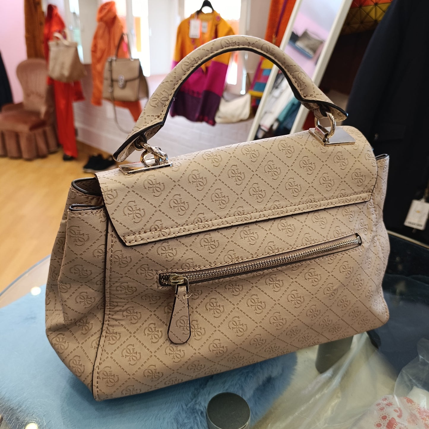 Bauletto Guess logo