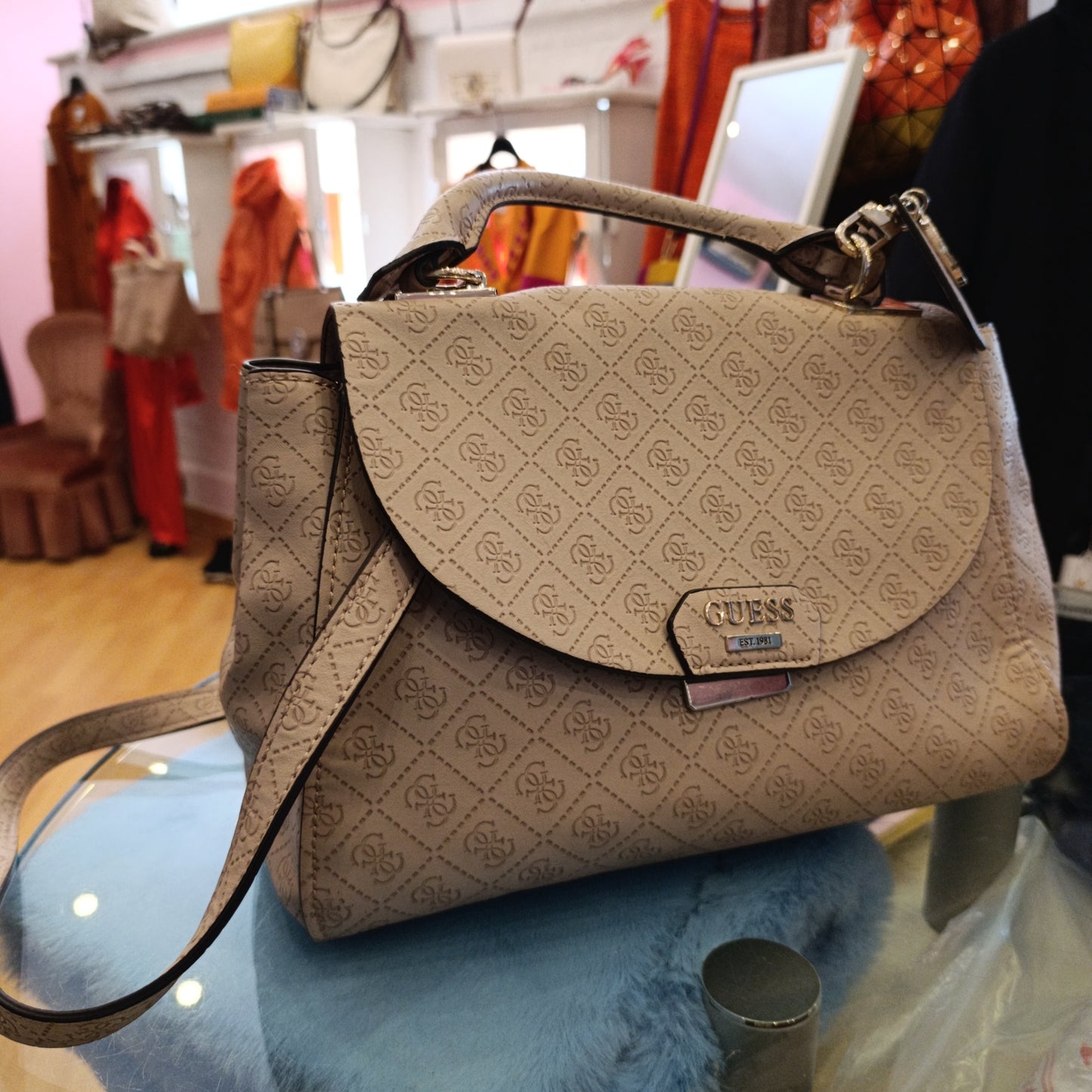 Bauletto Guess logo