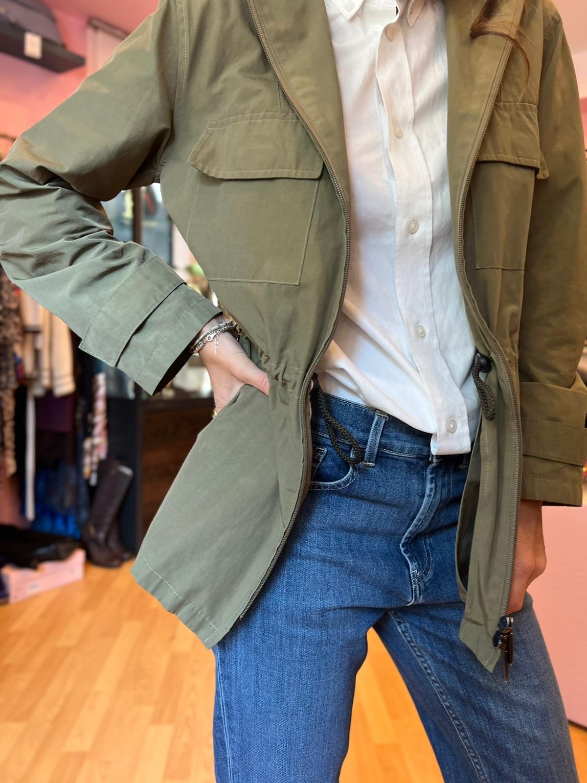 Trench verde Burberry corto tg 38/40