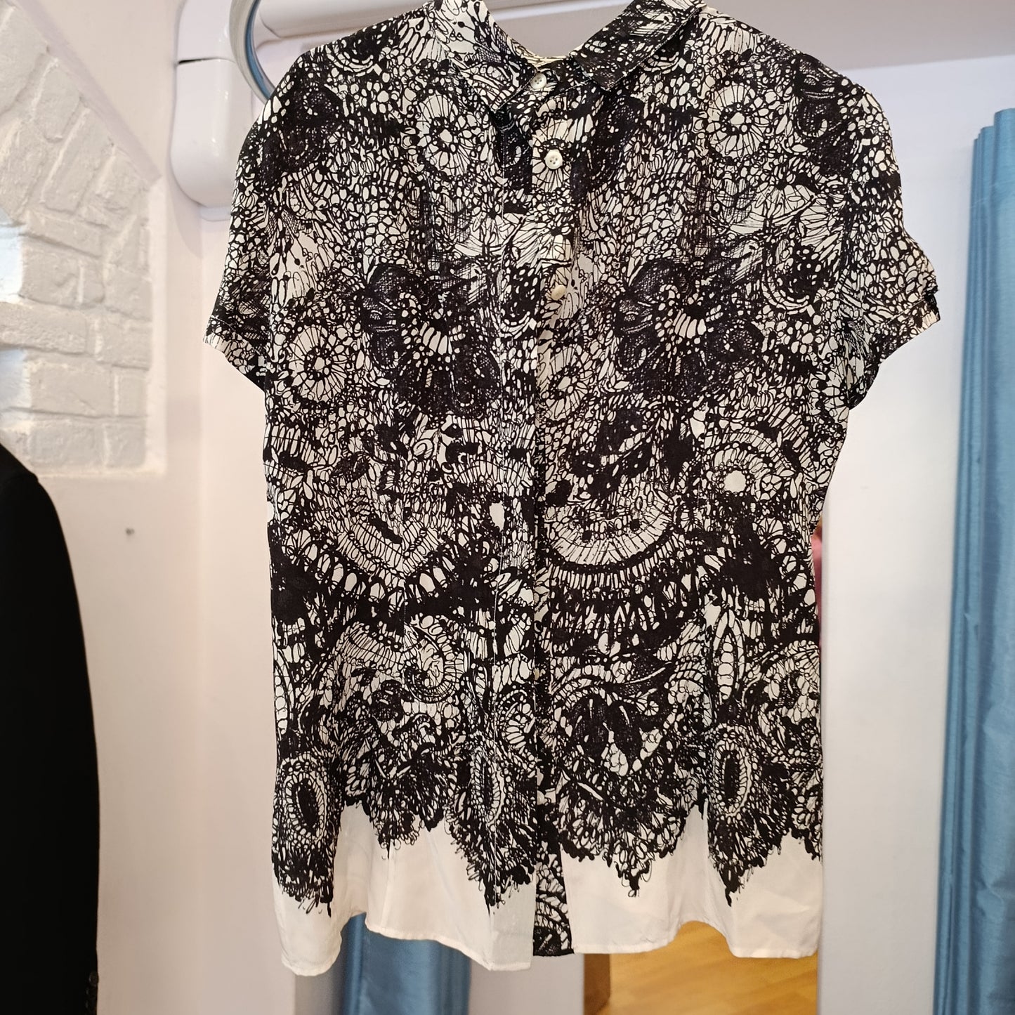 Top Prada seta tg 42 bottoni sul retro