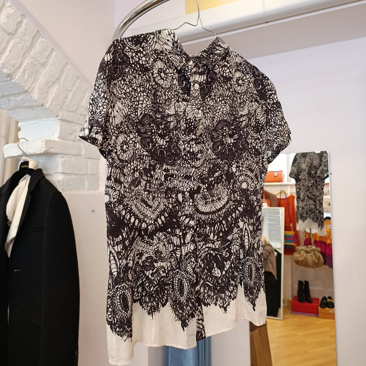 Top Prada seta tg 42 bottoni sul retro