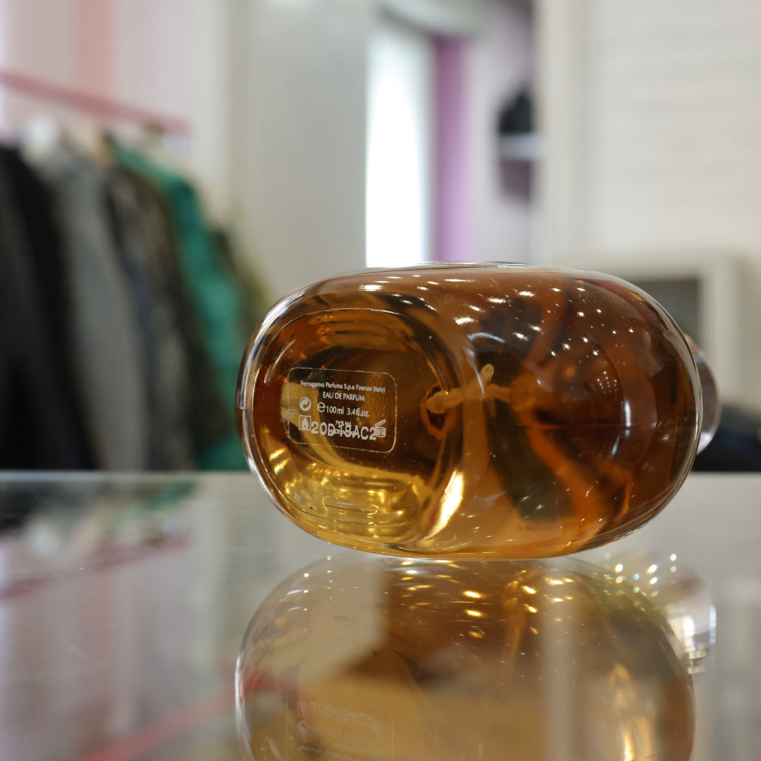 Profumo Ungaro 'desnuda'