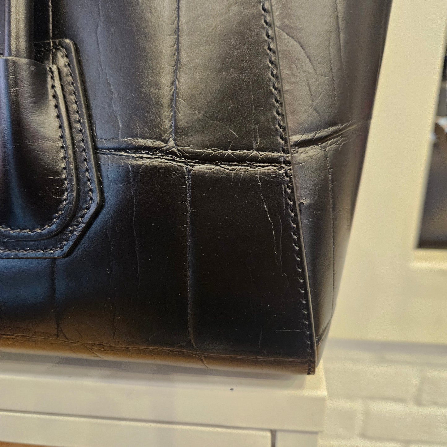 Antigona Givenchy