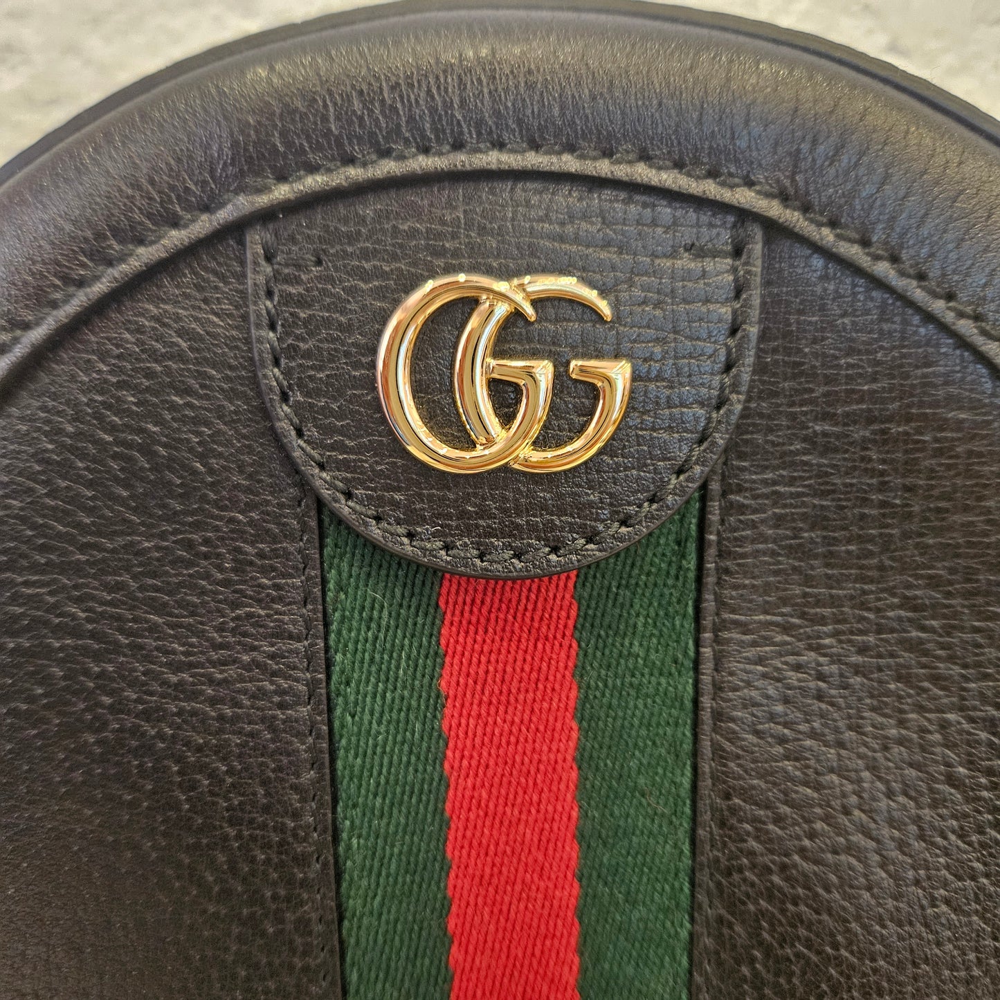 Gucci Round