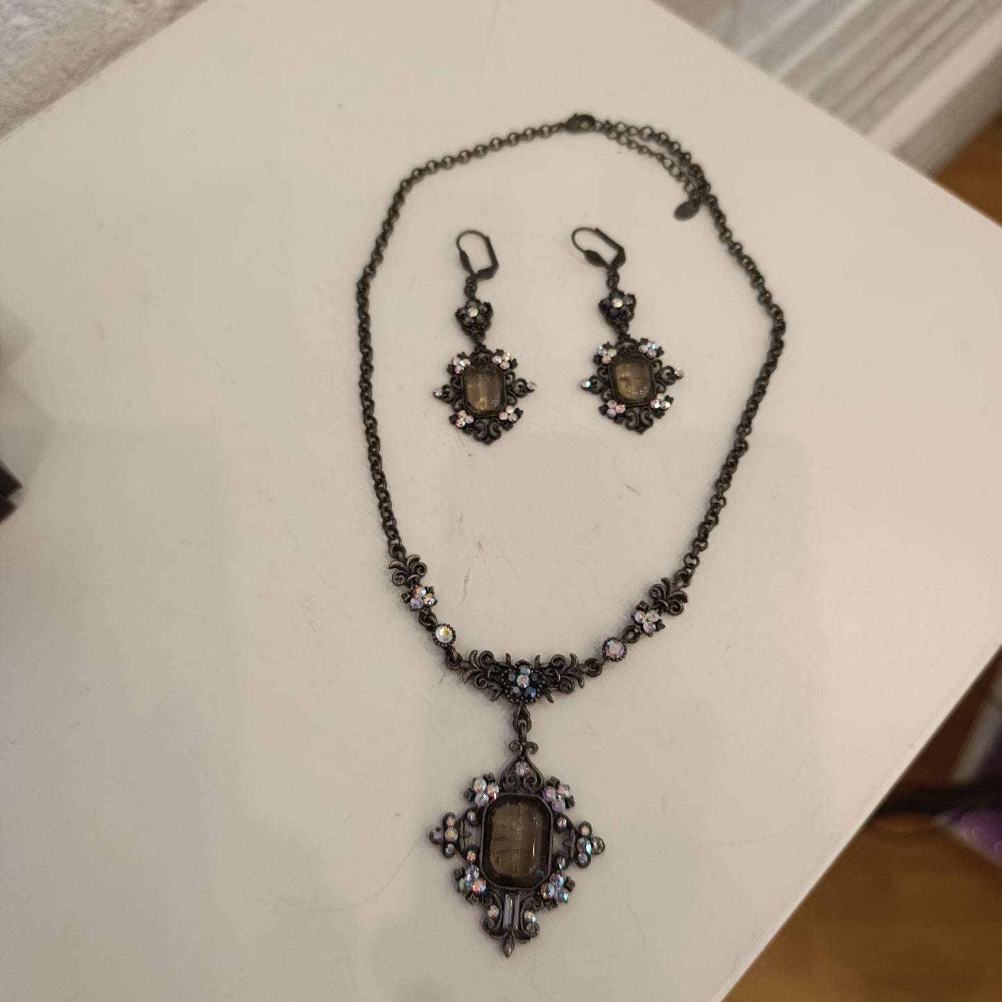 Parure collana e orecchini in argento con Swarovski