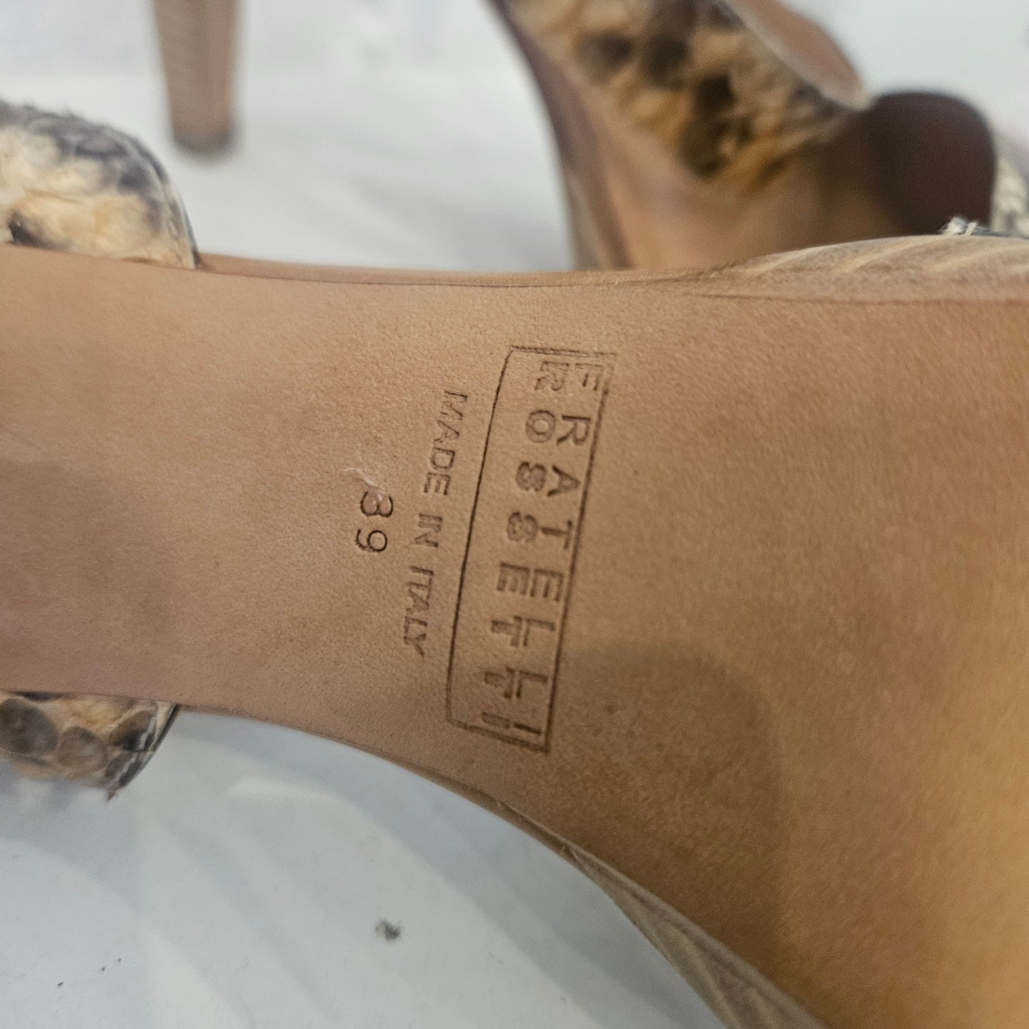 Décolleté Fratelli Rossetti n39