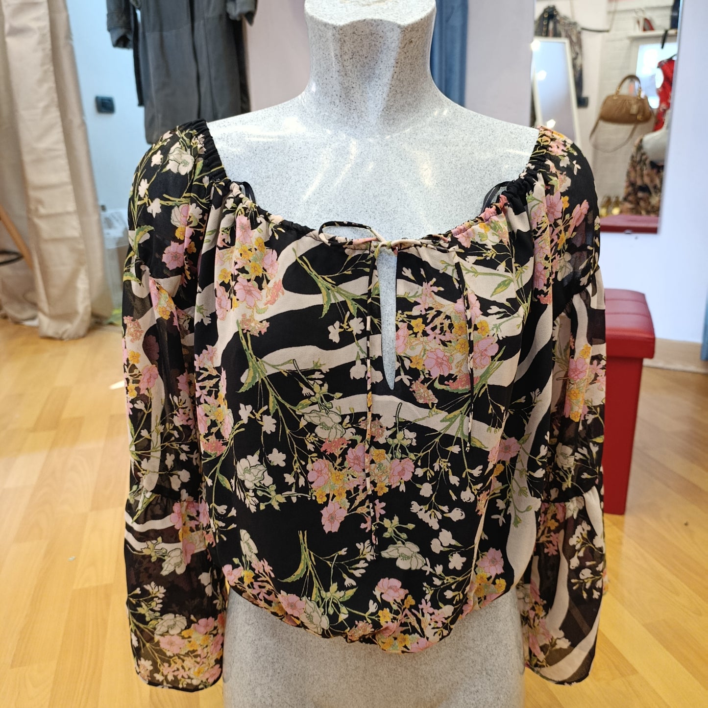 Blusa Guess nuova con cartellino tg M