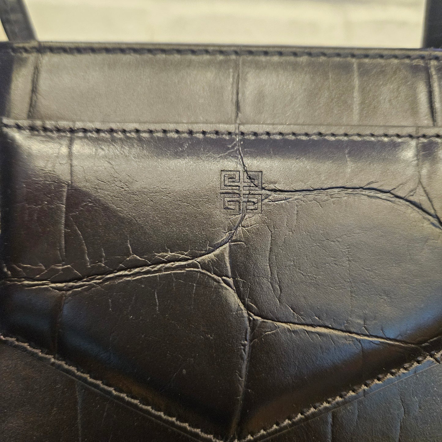 Antigona Givenchy