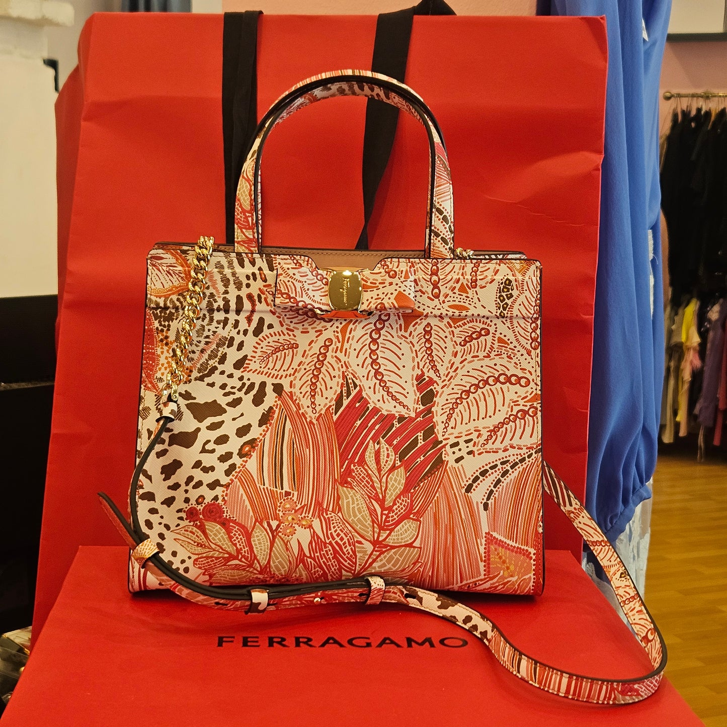 Vara Tote Ferragamo pari al nuovo