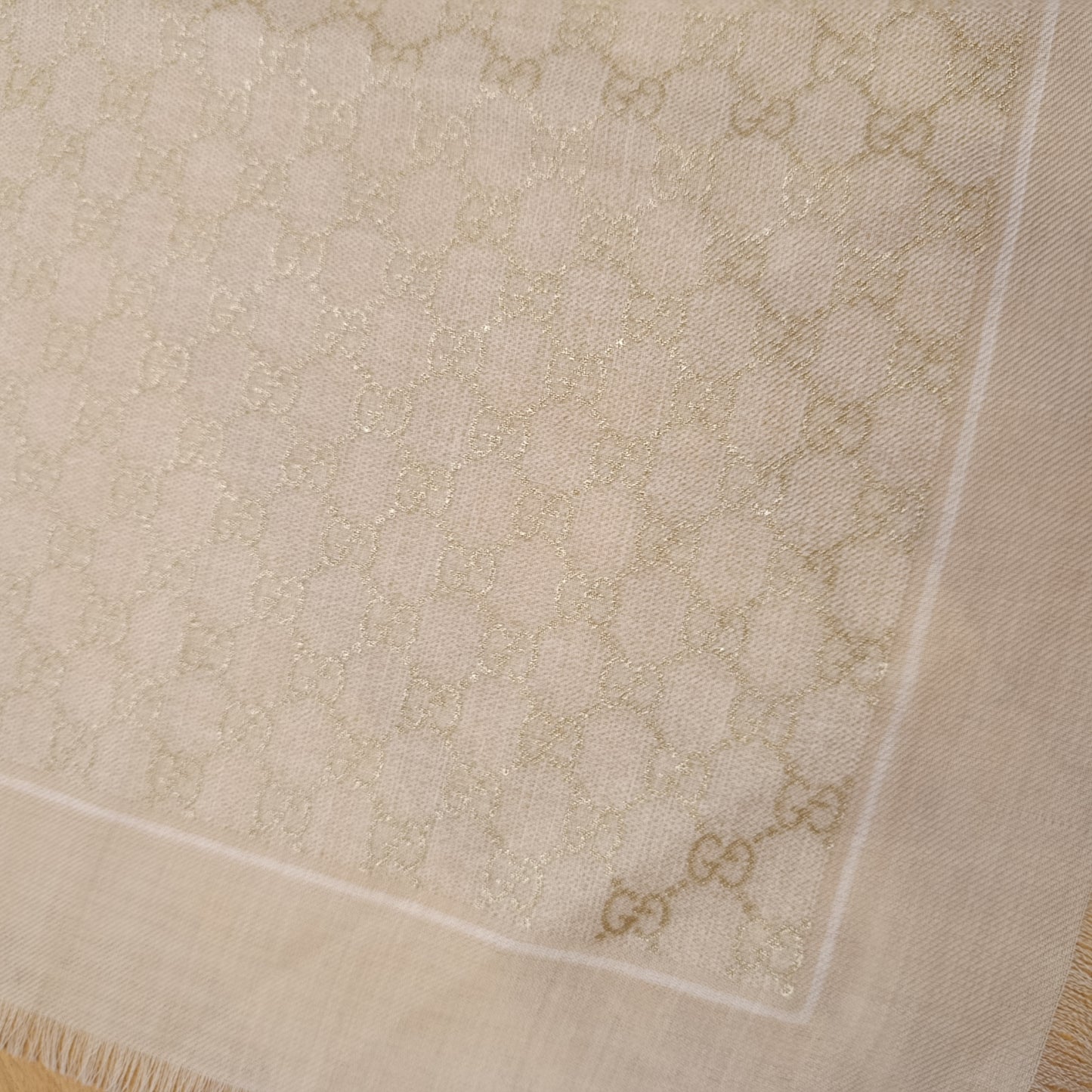 Sciarpa Gucci colorazione panna nuova con cartellino