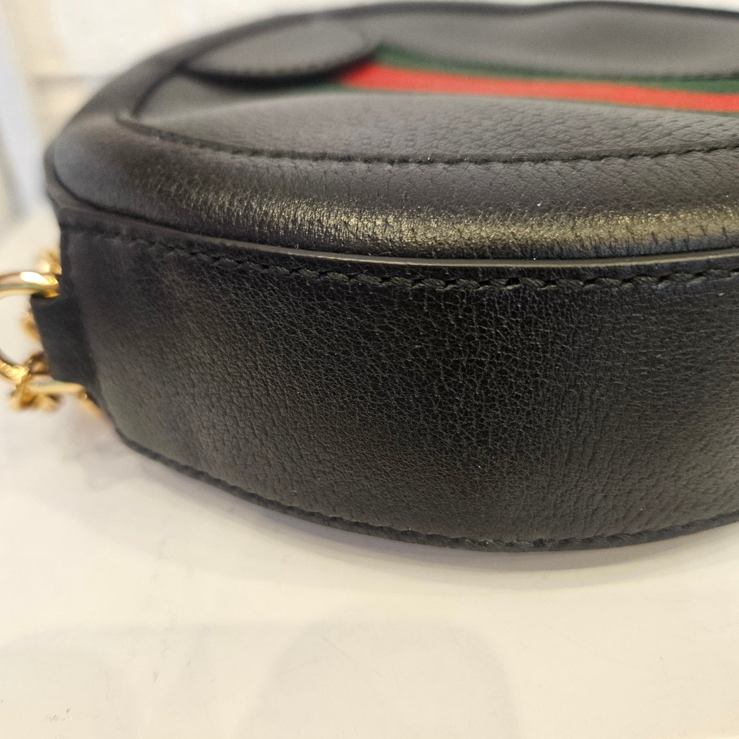 Gucci Round