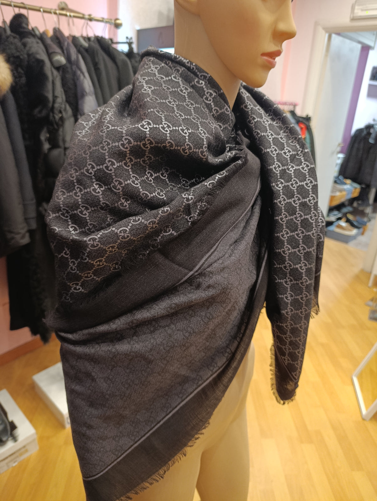 Sciarpa Gucci monogram nera e argento