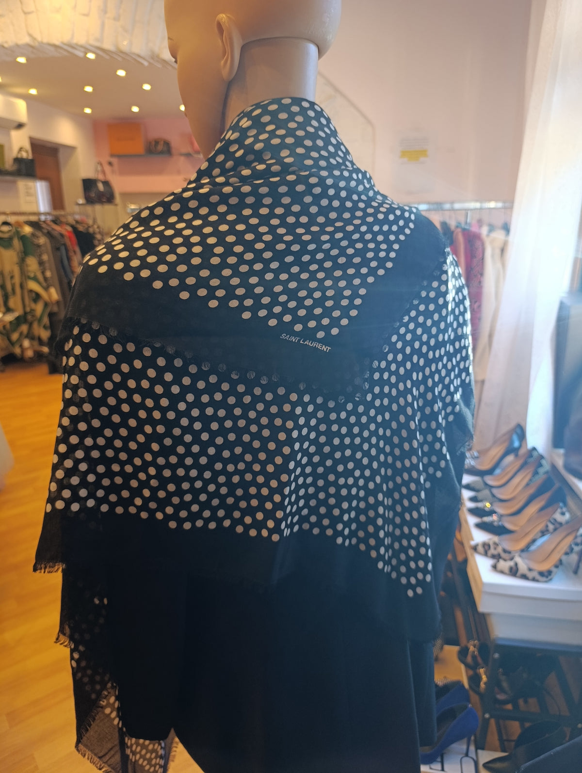 Foulard Saint Laurent a pois