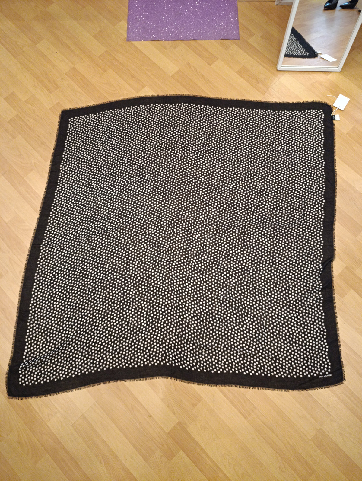 Foulard Saint Laurent a pois