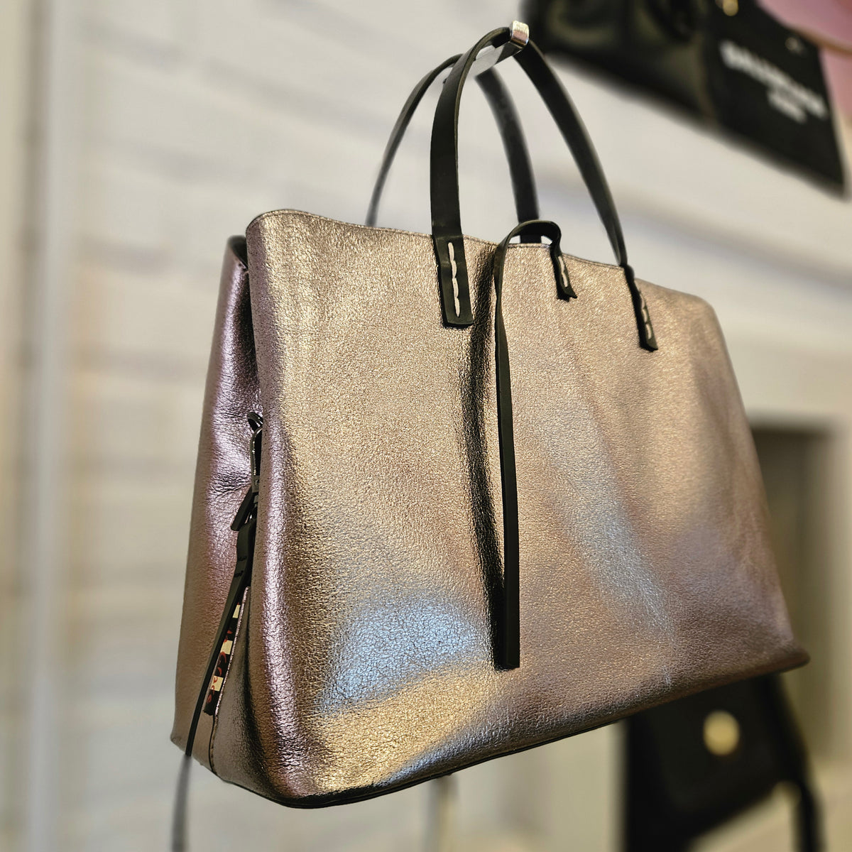 Borsa Manila Grace