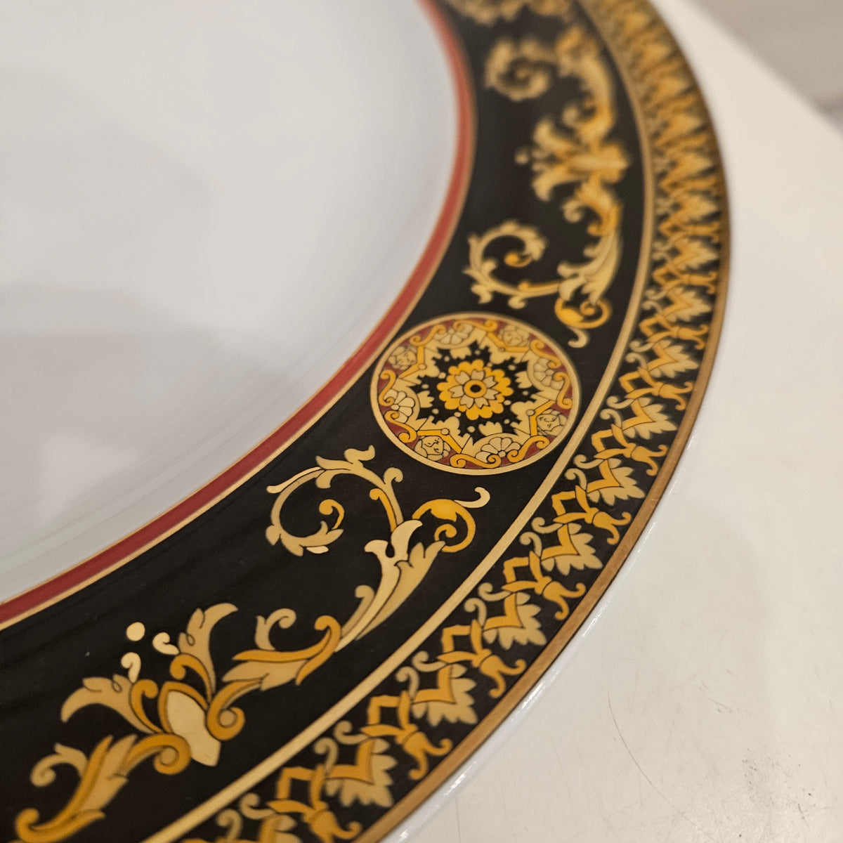 Servizio Piatti 6 Persone (26 Pz) Rosenthal Versace - Collezione "Medusa Red" (Copia)