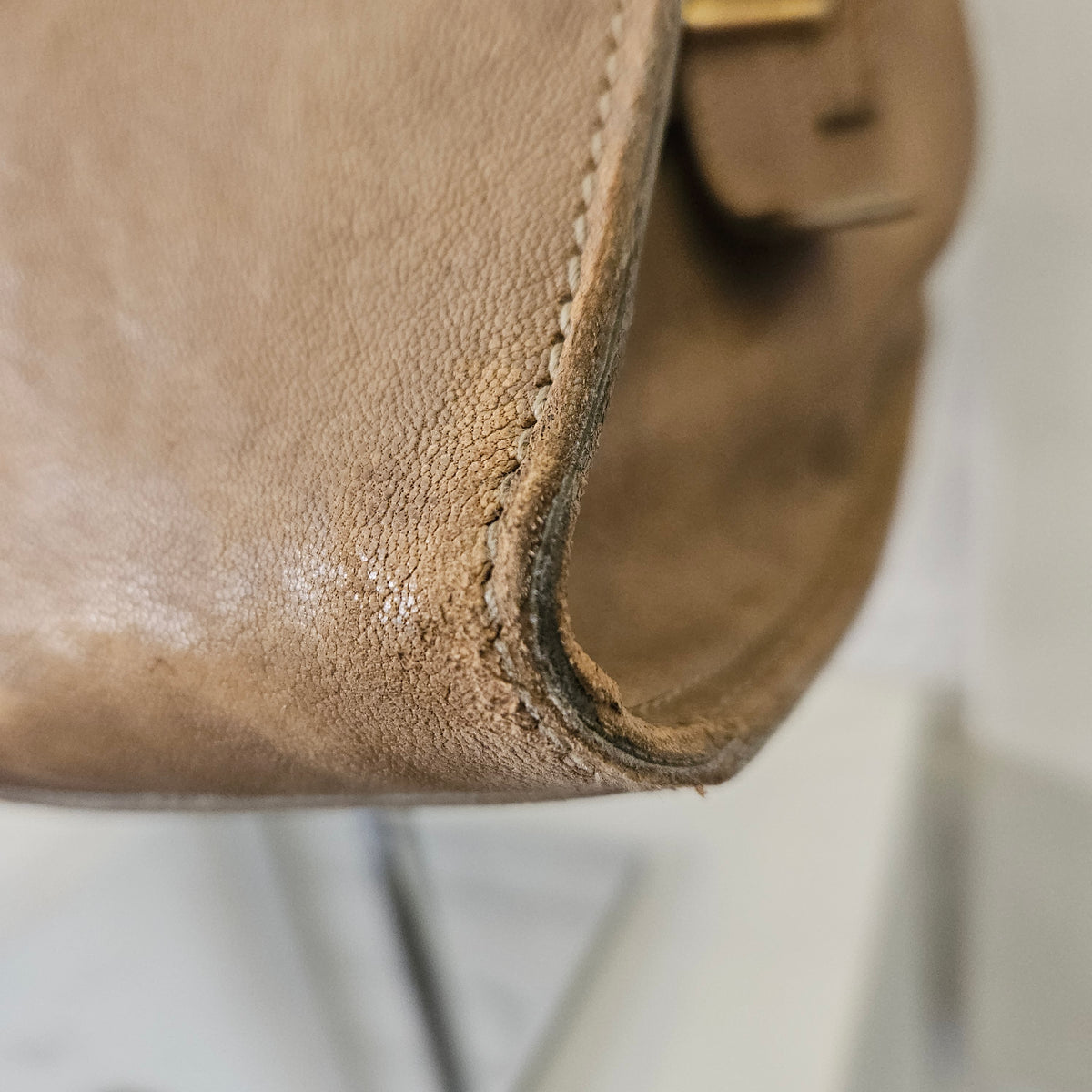 Borsa a Mano Yves Saint Laurent Chyc Large in Pelle Scamosciata Taupe