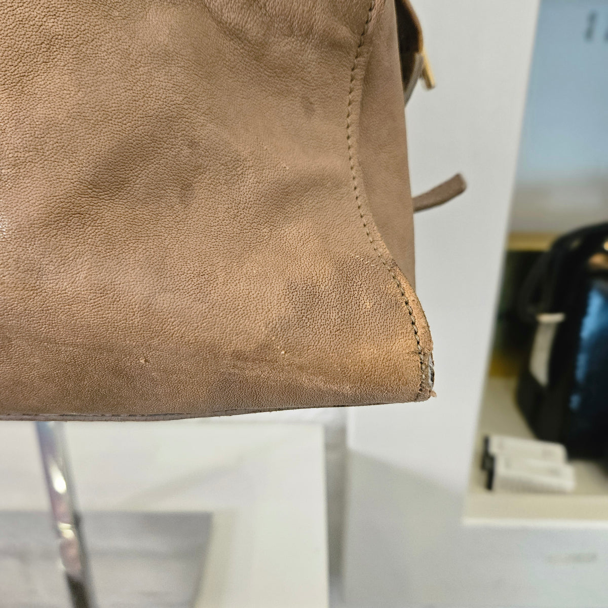 Borsa a Mano Yves Saint Laurent Chyc Large in Pelle Scamosciata Taupe