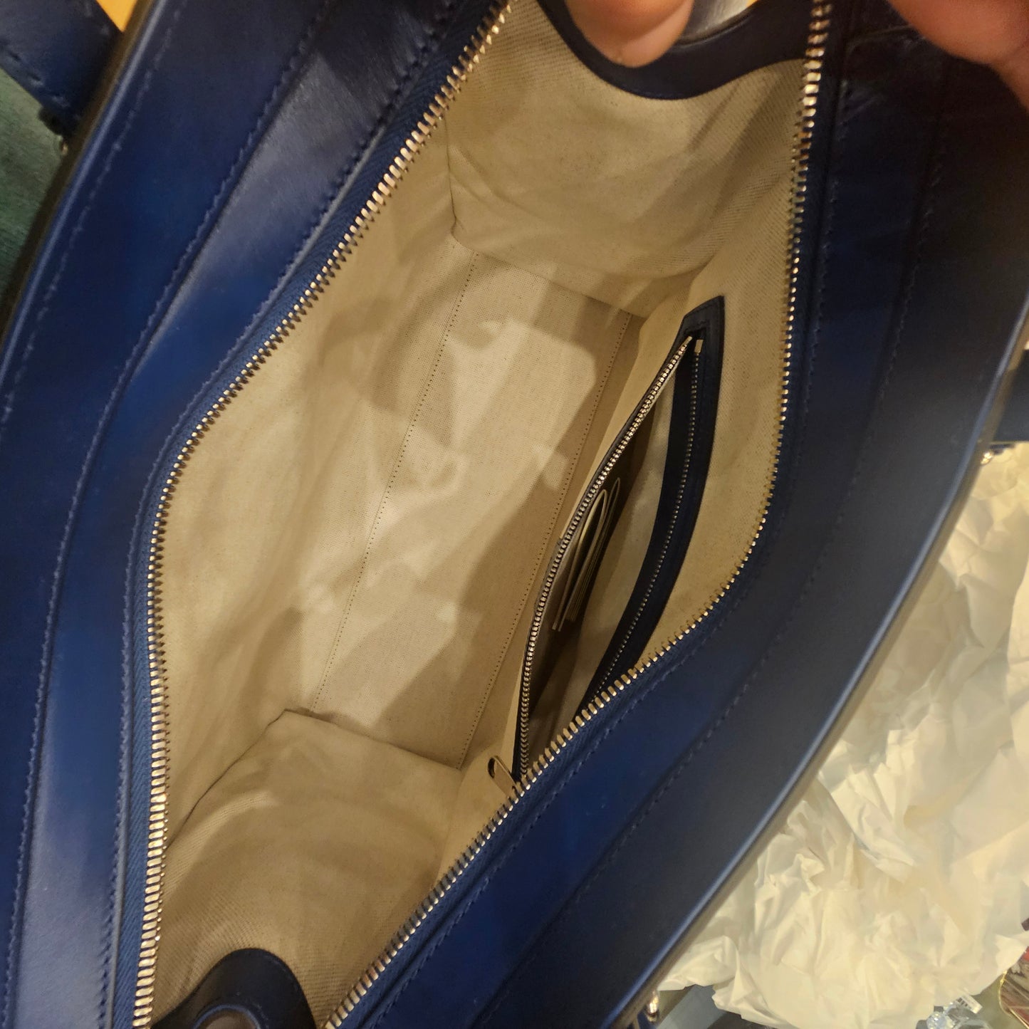 Borsa Tote embossed GG Gucci blu